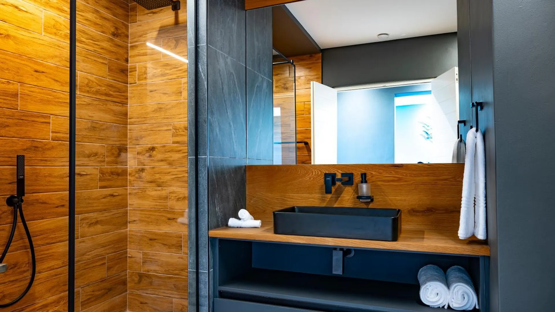 Luxury Apartment - Unit 22 Brookes Hill Port Elizabeth